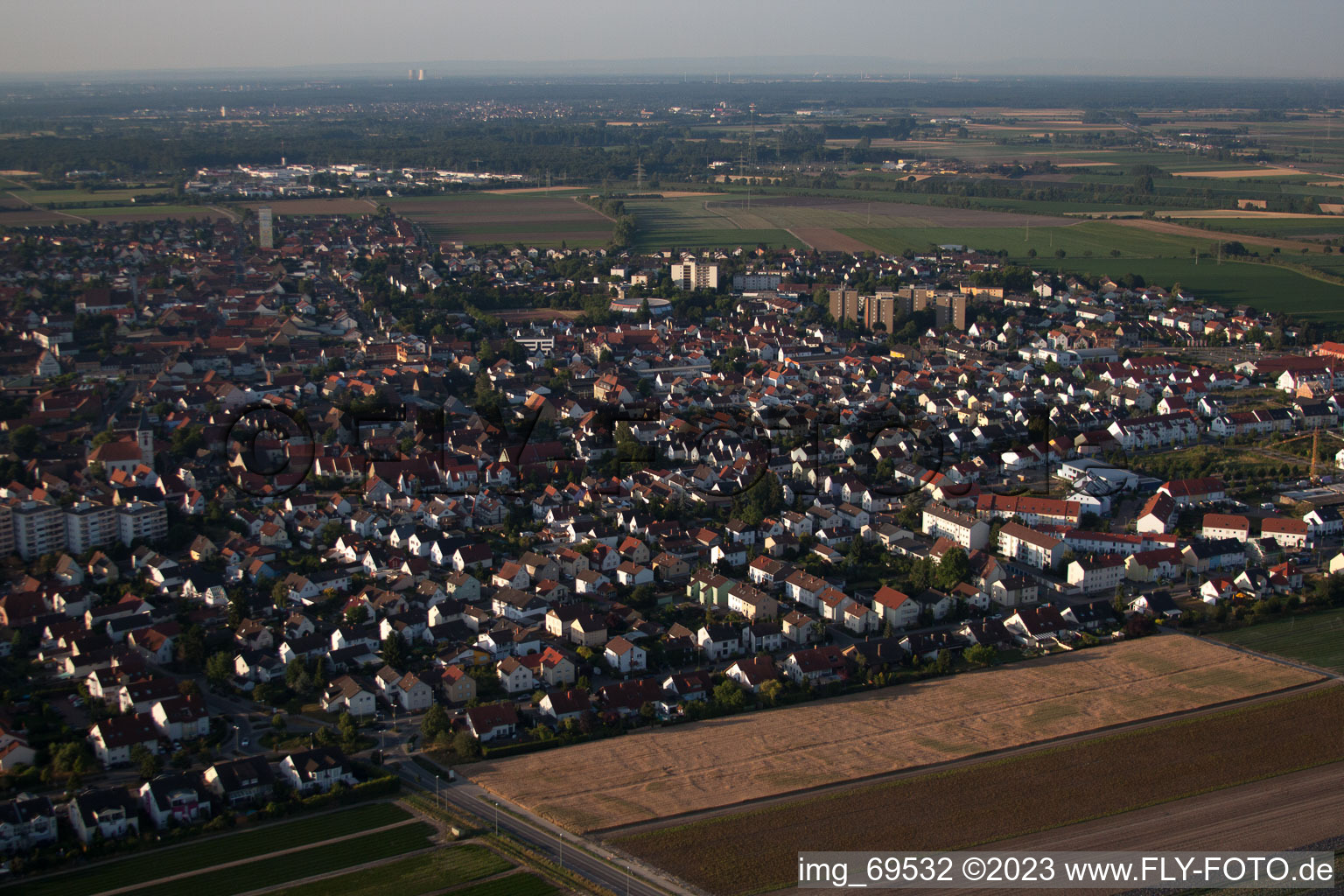 Mutterstadt im Bundesland Rheinland-Pfalz, Deutschland von oben gesehen