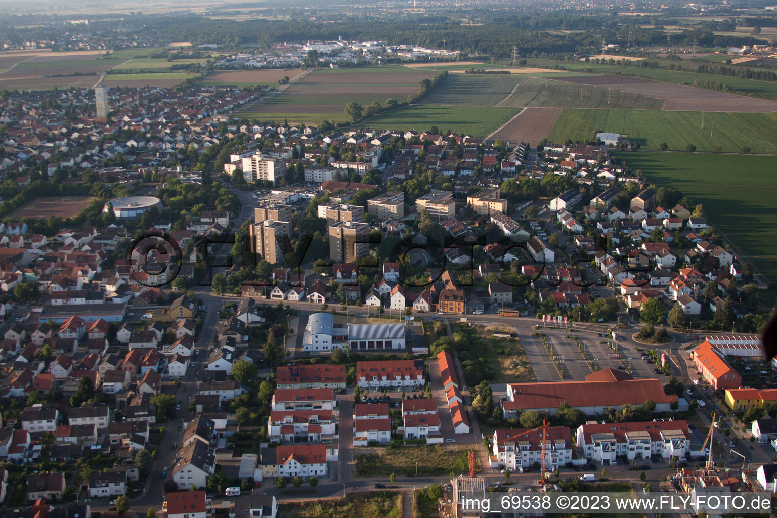 Mutterstadt im Bundesland Rheinland-Pfalz, Deutschland aus der Drohnenperspektive