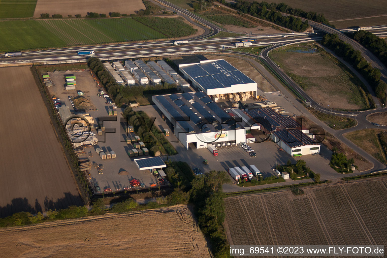 Mutterstadt im Bundesland Rheinland-Pfalz, Deutschland von der Drohne aus gesehen