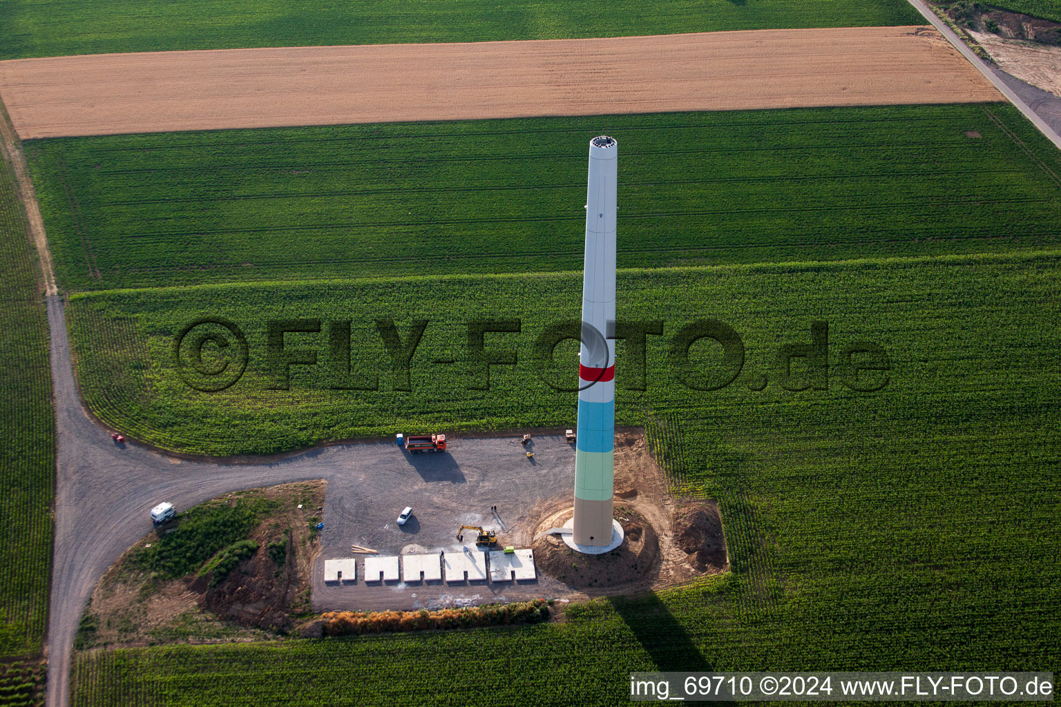 Windparkbau in Offenbach an der Queich im Bundesland Rheinland-Pfalz, Deutschland von oben