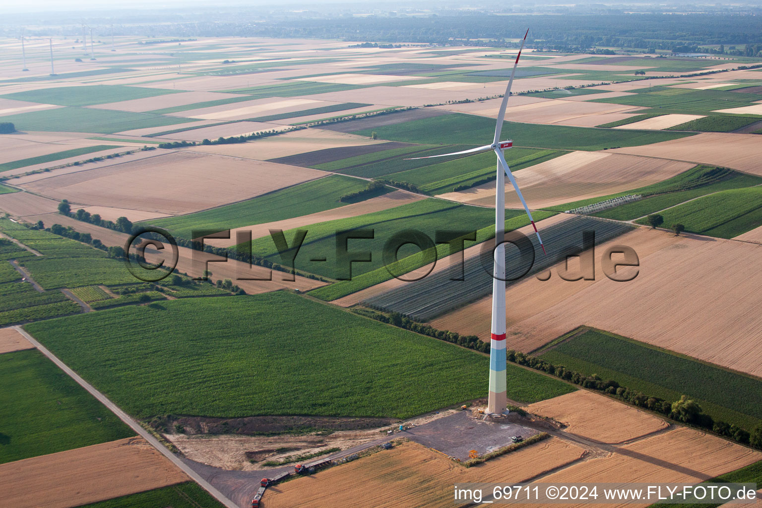 Windparkbau in Offenbach an der Queich im Bundesland Rheinland-Pfalz, Deutschland aus der Luft