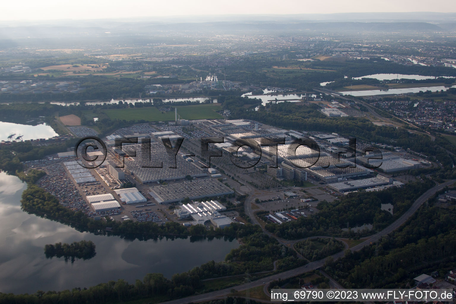 Wörth am Rhein, Daimler LKW Montagewerk im Bundesland Rheinland-Pfalz, Deutschland