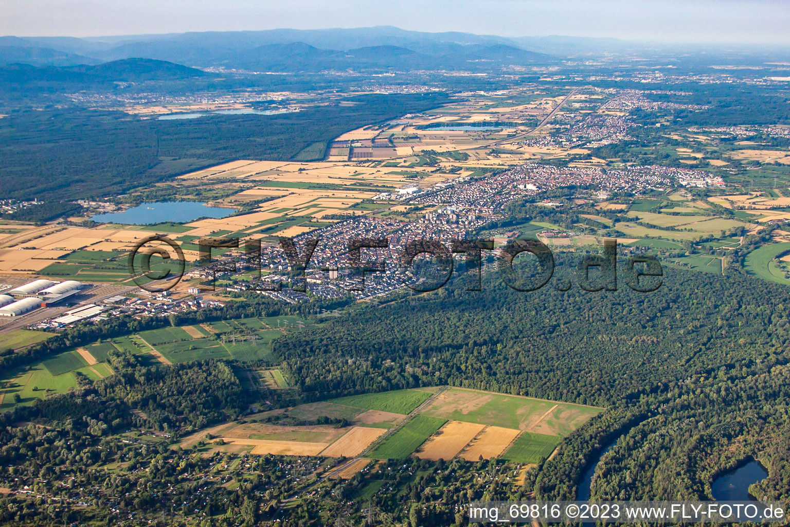 Luftbild von Von Nordwesten im Ortsteil Forchheim in Rheinstetten im Bundesland Baden-Württemberg, Deutschland
