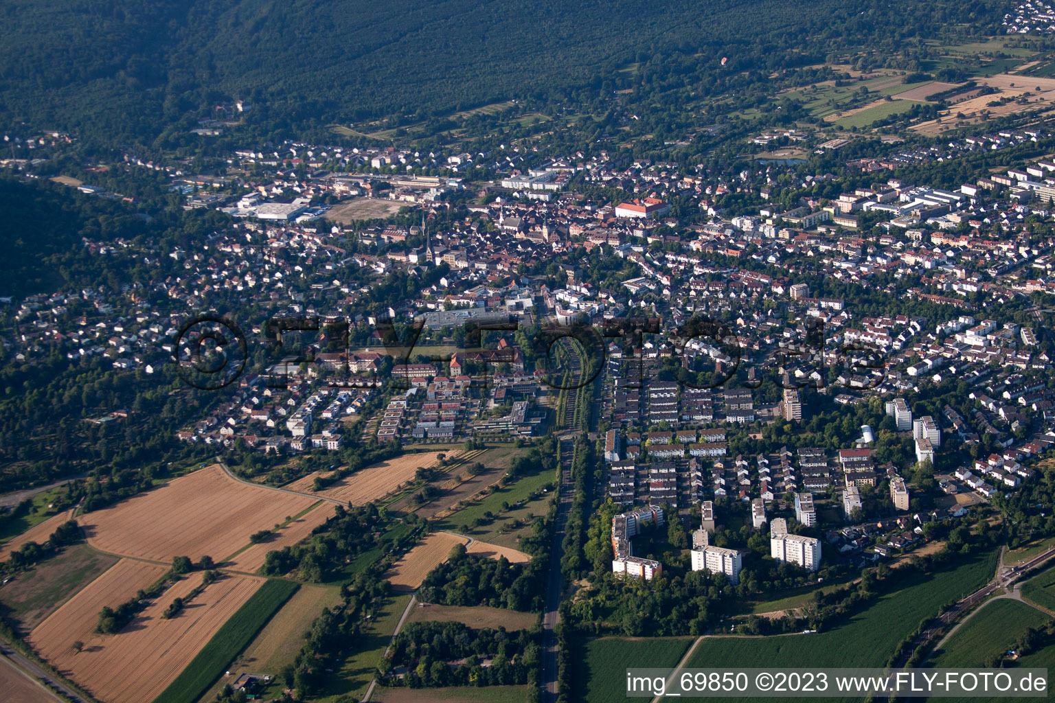 Drohnenaufname von Ettlingen im Bundesland Baden-Württemberg, Deutschland