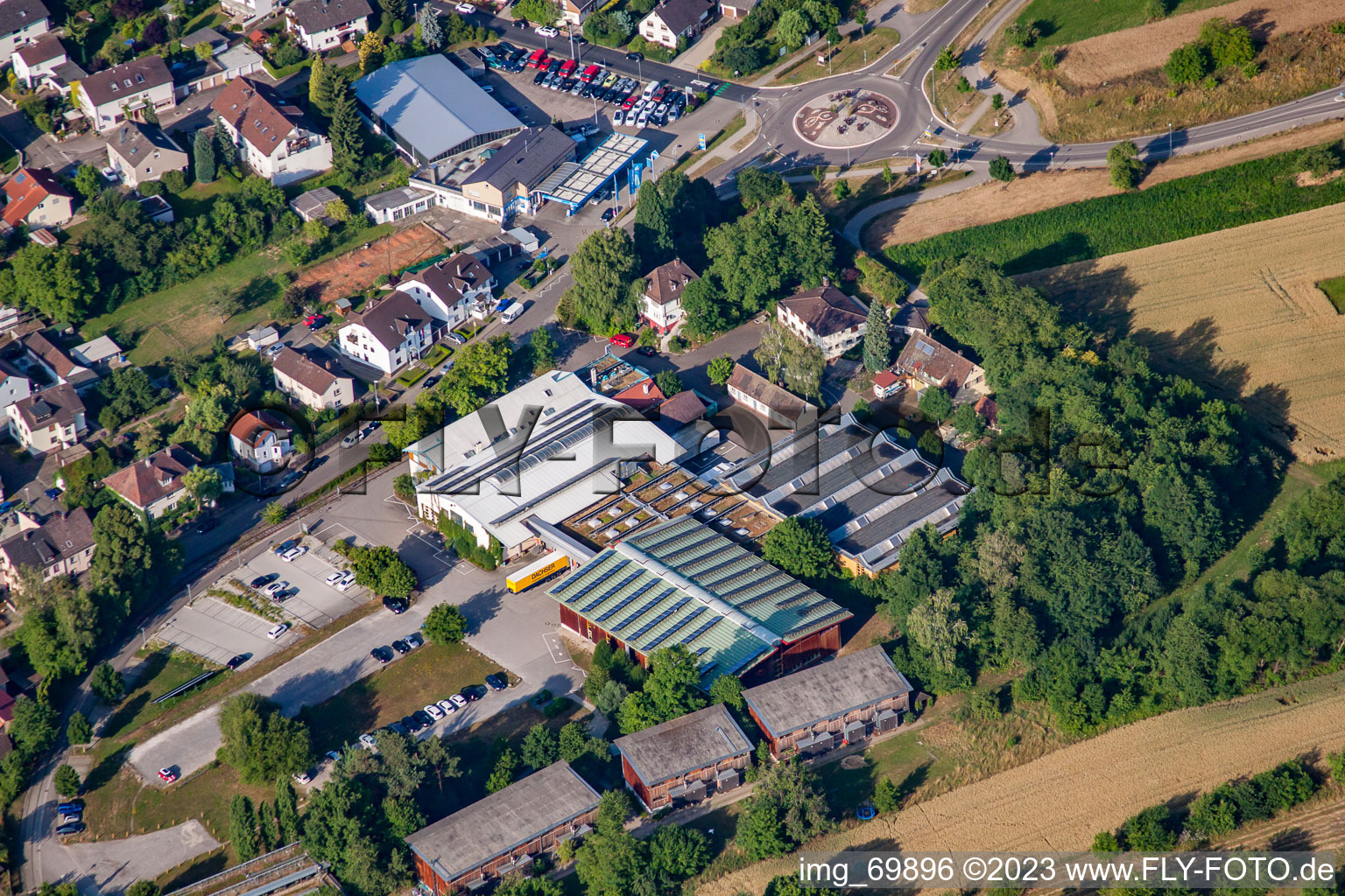 Luftbild von Polytec PT im Ortsteil Langensteinbach in Karlsbad im Bundesland Baden-Württemberg, Deutschland