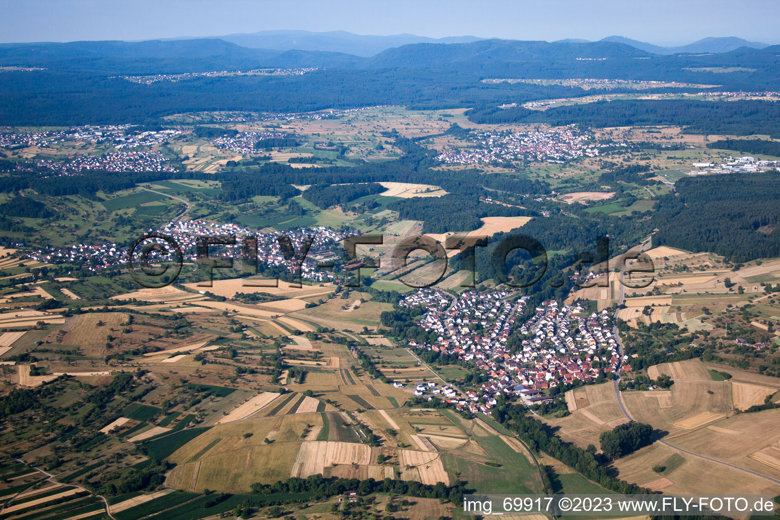 Ellmendingen im Bundesland Baden-Württemberg, Deutschland von oben gesehen