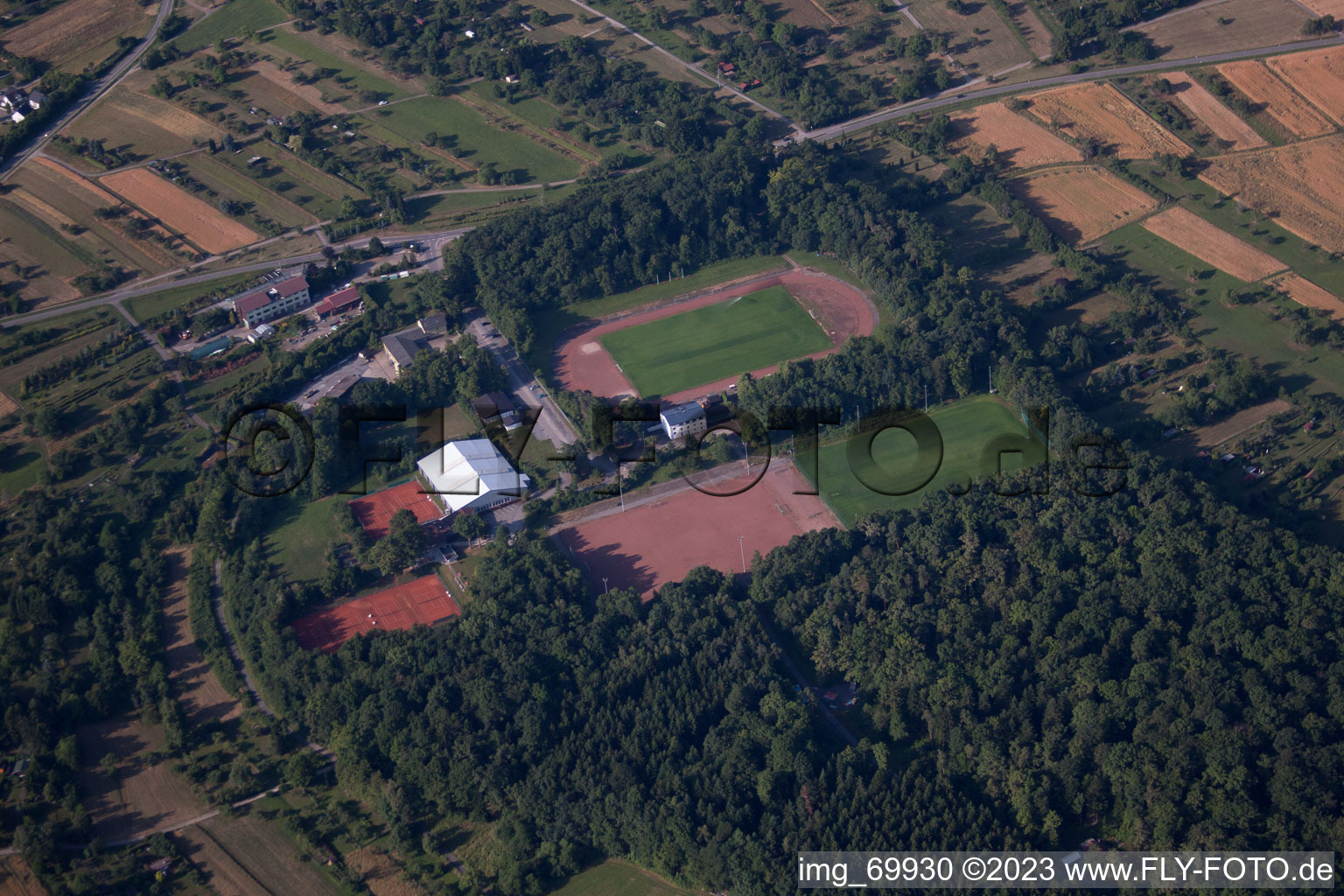 Birkenfeld im Bundesland Baden-Württemberg, Deutschland aus der Drohnenperspektive