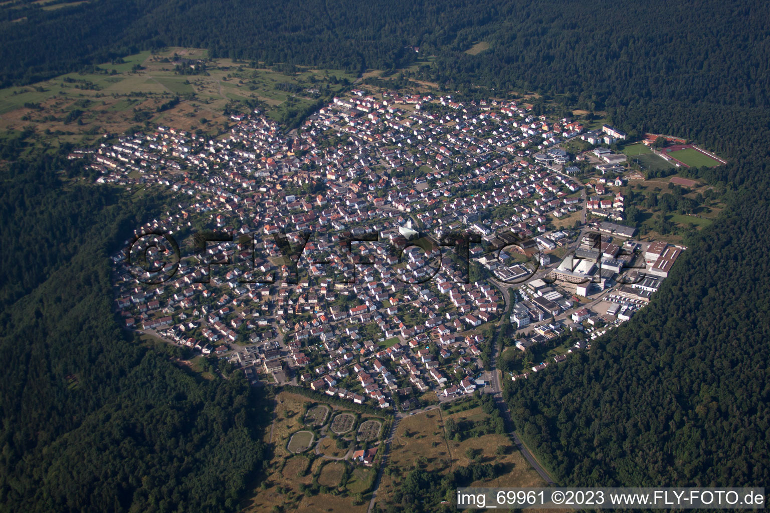 Luftaufnahme von Büchenbronn im Bundesland Baden-Württemberg, Deutschland