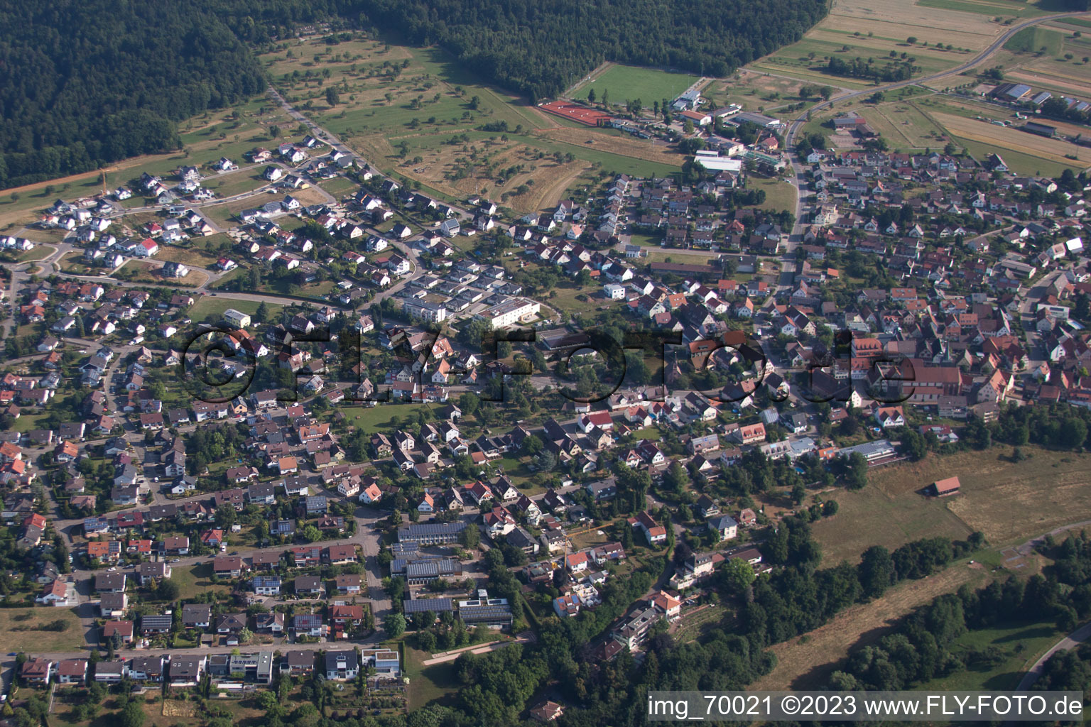 Luftbild von Tiefenbronn im Bundesland Baden-Württemberg, Deutschland