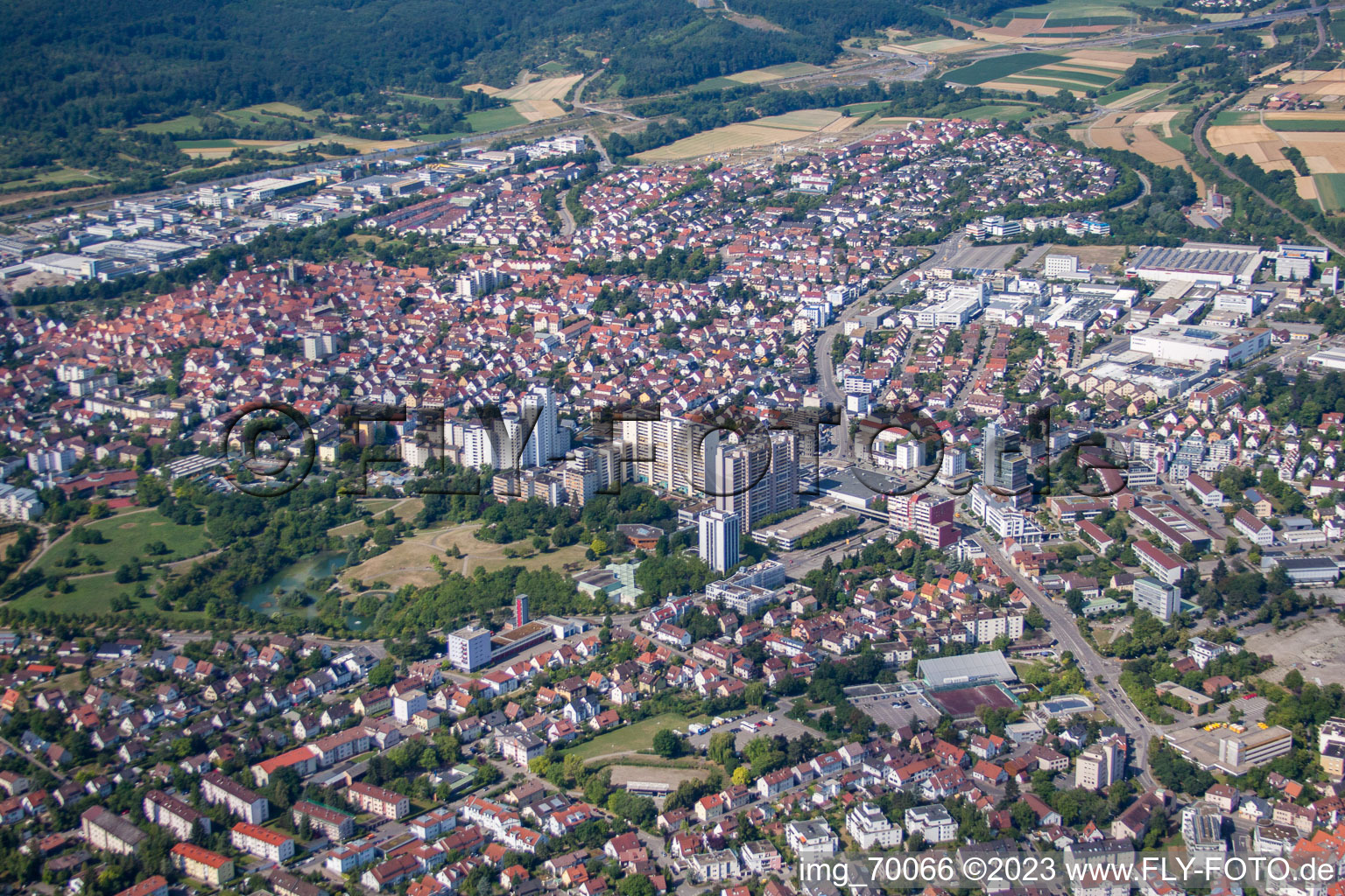 Luftaufnahme von Ortsteil Eltingen in Leonberg im Bundesland Baden-Württemberg, Deutschland