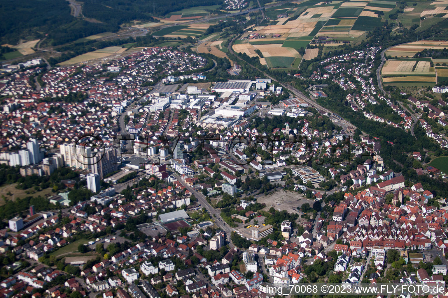 Leonberg im Bundesland Baden-Württemberg, Deutschland aus der Drohnenperspektive