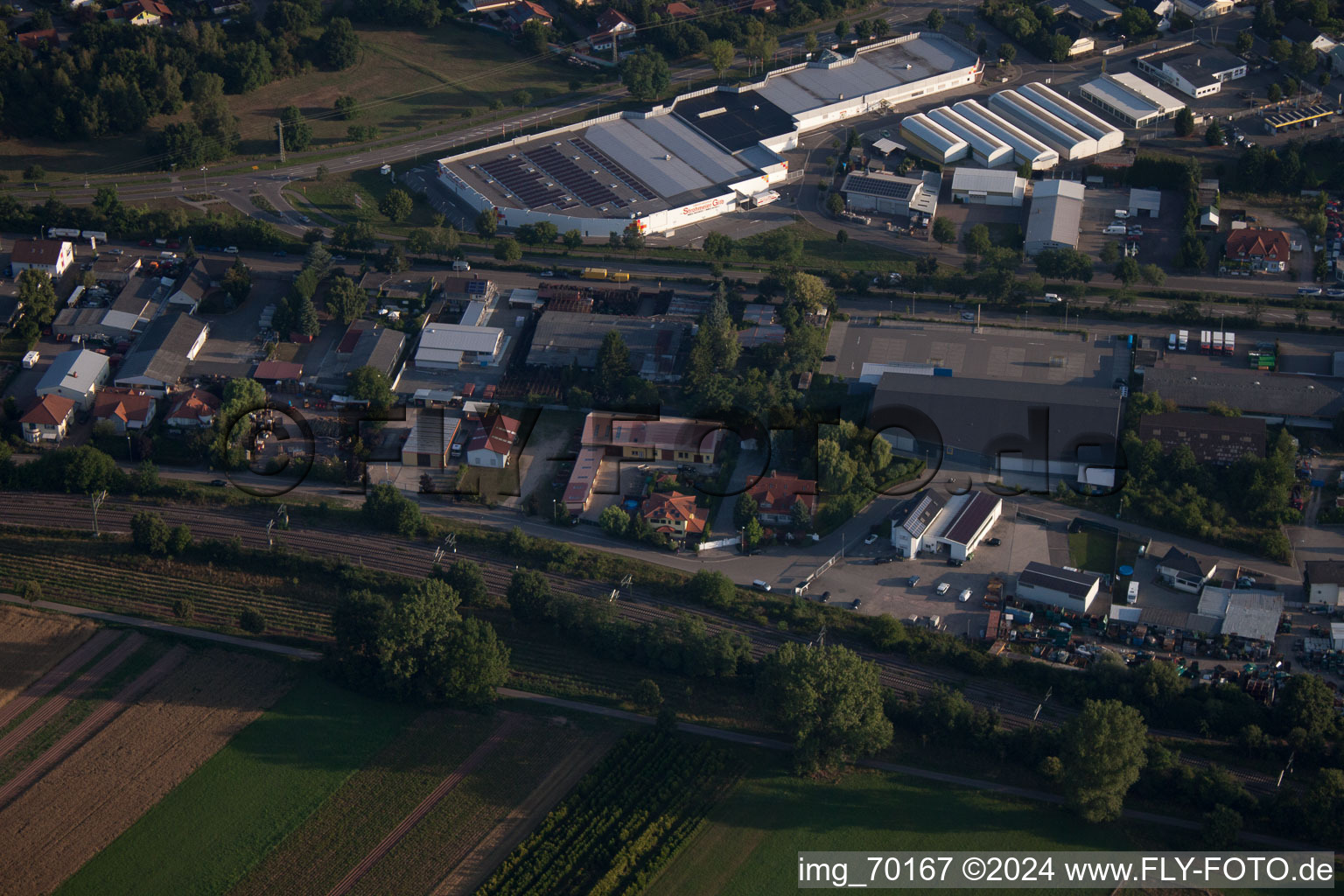 Luftaufnahme von Bellheim im Bundesland Rheinland-Pfalz, Deutschland