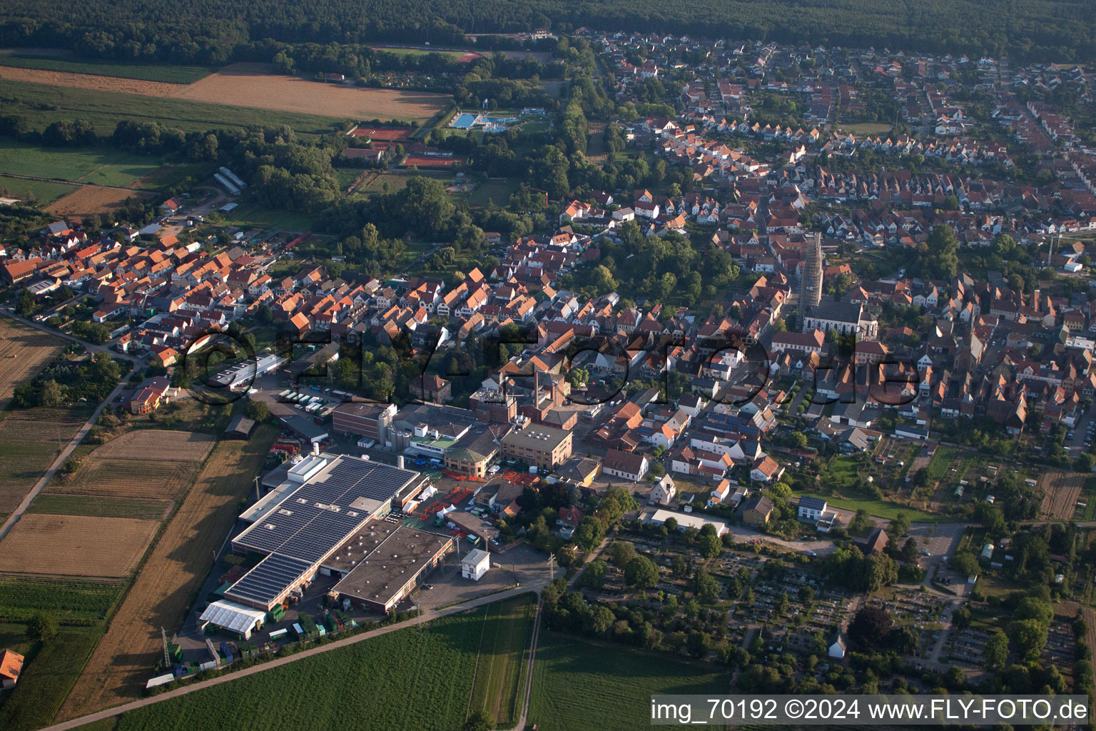 BELLHEIMER BRAUEREI - PARK & Bellheimer Brauereien GmbH & Co. KG im Bundesland Rheinland-Pfalz, Deutschland von oben gesehen