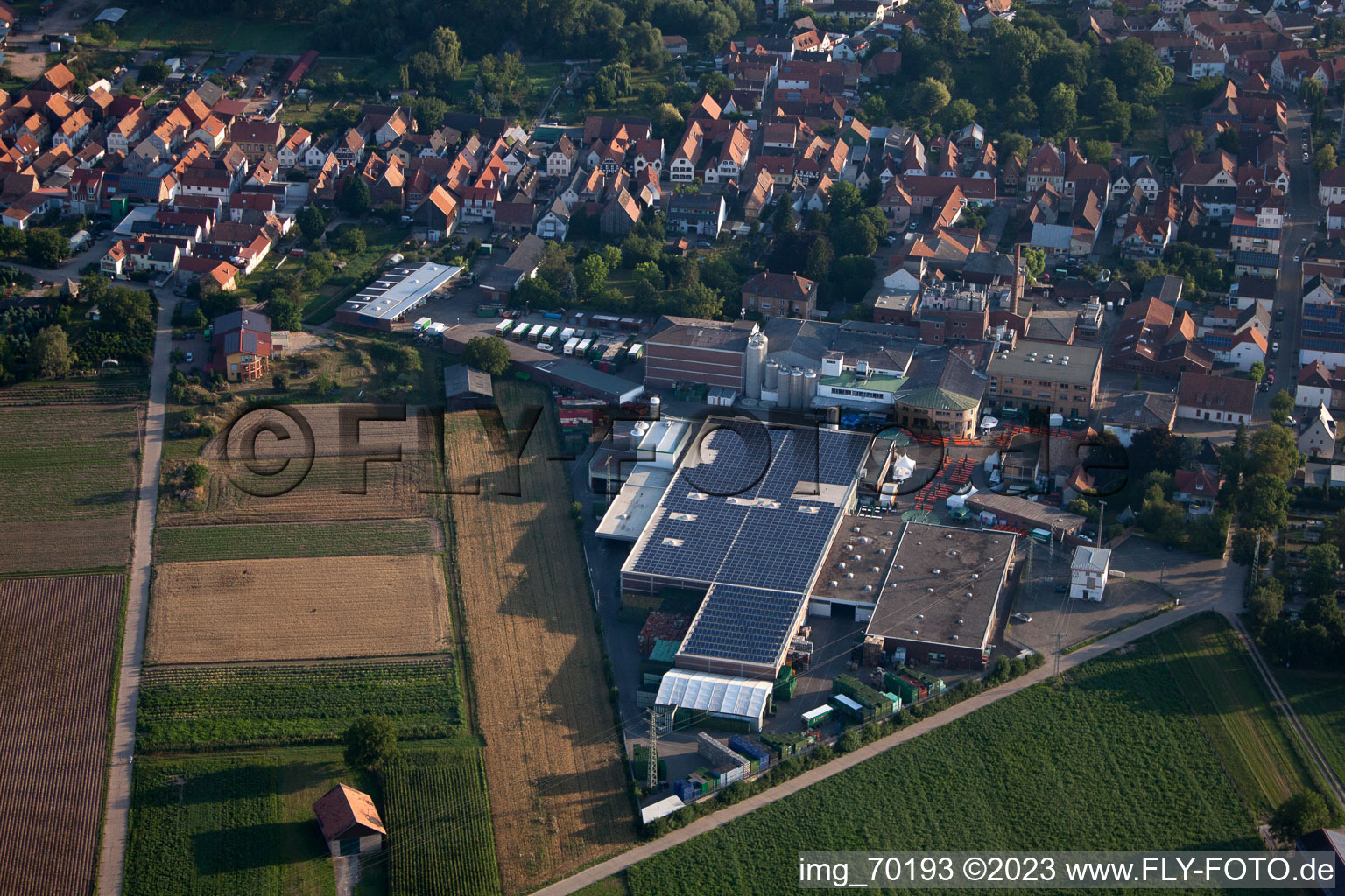 Bellheim im Bundesland Rheinland-Pfalz, Deutschland aus der Luft