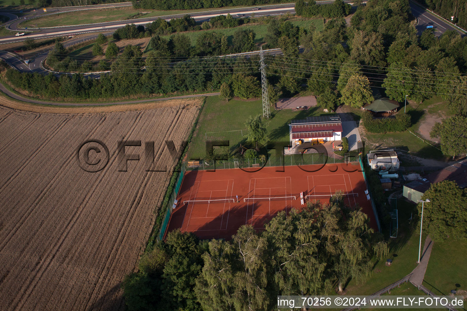 Luftbild von Tennisclub in Erlenbach bei Kandel im Bundesland Rheinland-Pfalz, Deutschland