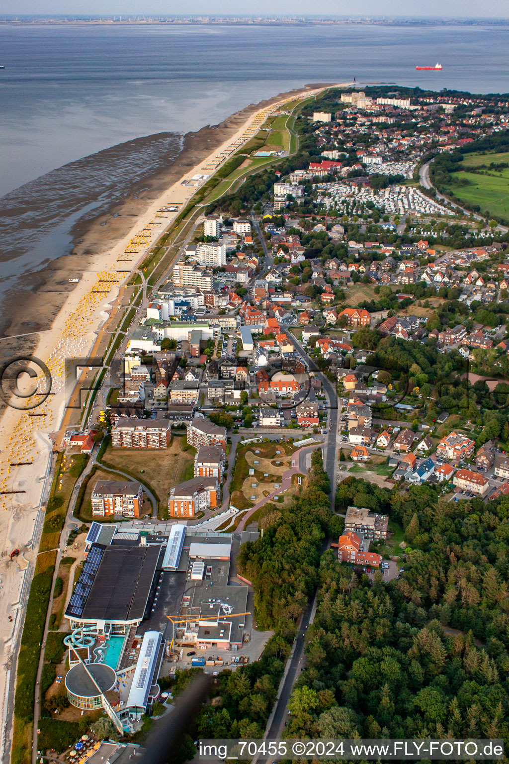 Luftbild von Thalassozentrum ahoi! im Ortsteil Duhnen in Cuxhaven im Bundesland Niedersachsen, Deutschland