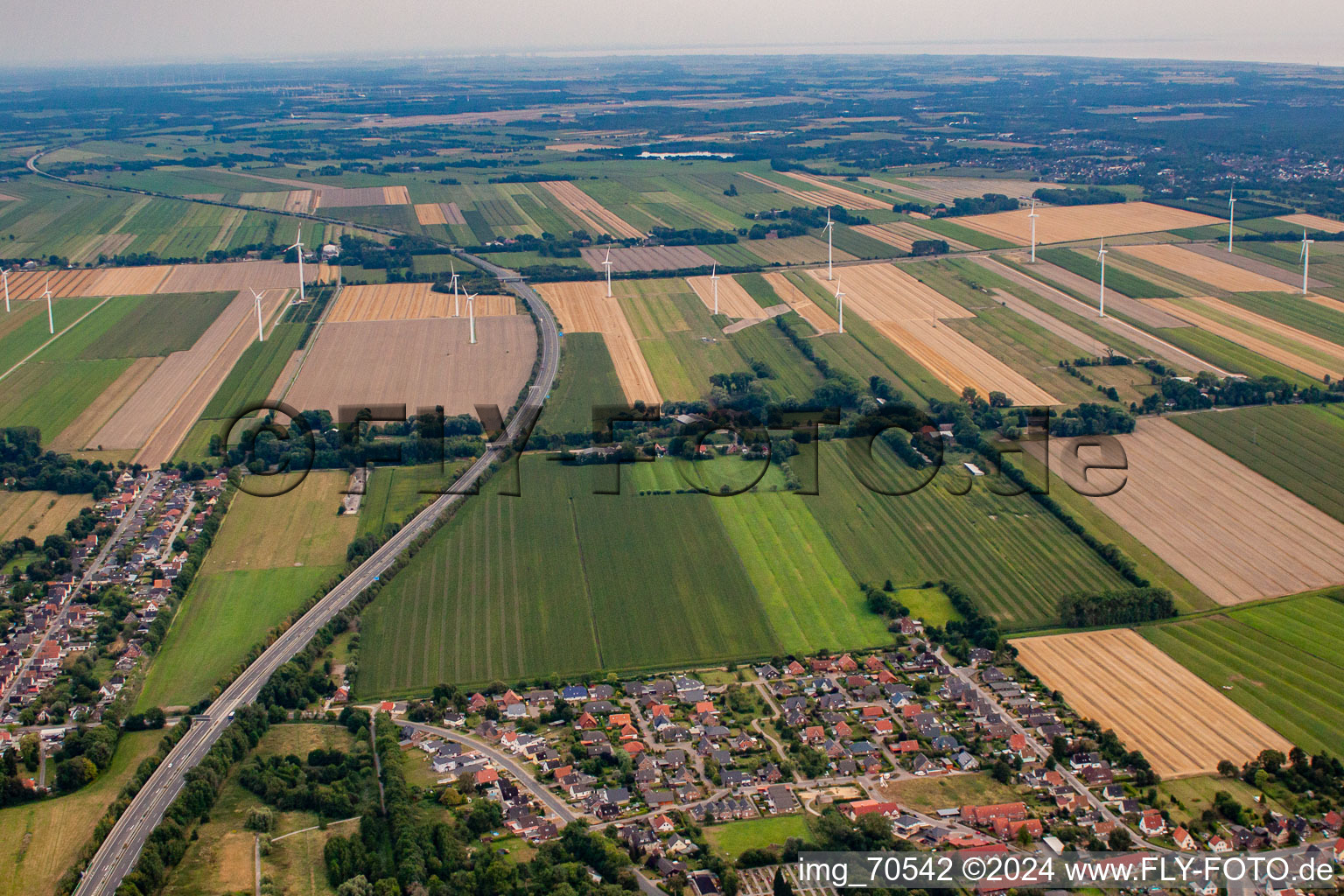 Windpark von Norden im Ortsteil Altenbruch-Westerende in Cuxhaven im Bundesland Niedersachsen, Deutschland