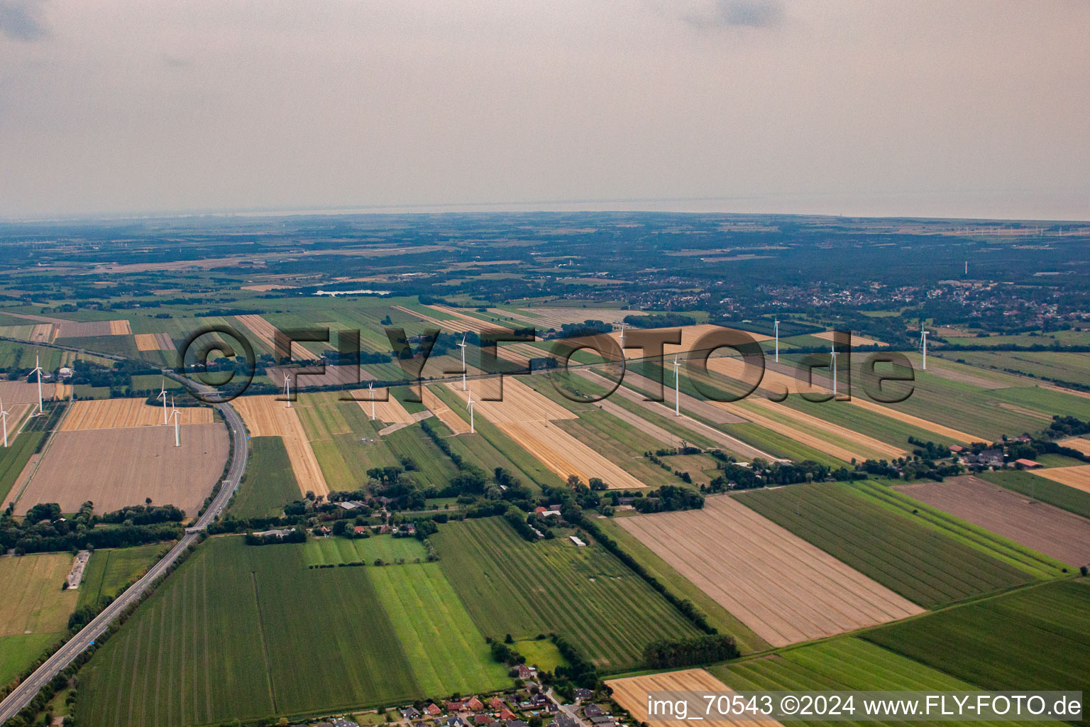Luftbild von Windpark von Norden im Ortsteil Altenbruch-Westerende in Cuxhaven im Bundesland Niedersachsen, Deutschland
