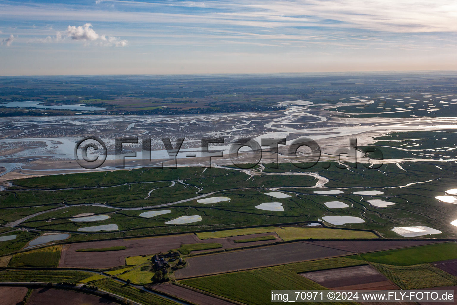 Fluß- Delta und -Mündung der Somme mit Meeresfrüchtezuchtbecken in Saint-Valery-sur-Somme in Picardie, Frankreich