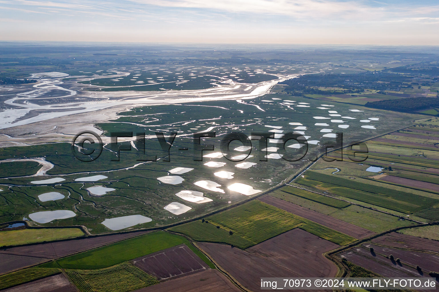 Fluß- Delta und -Mündung der Somme mit Meeresfrüchtezuchtbecken in Saint-Valery-sur-Somme in Picardie in Lanchères, Frankreich