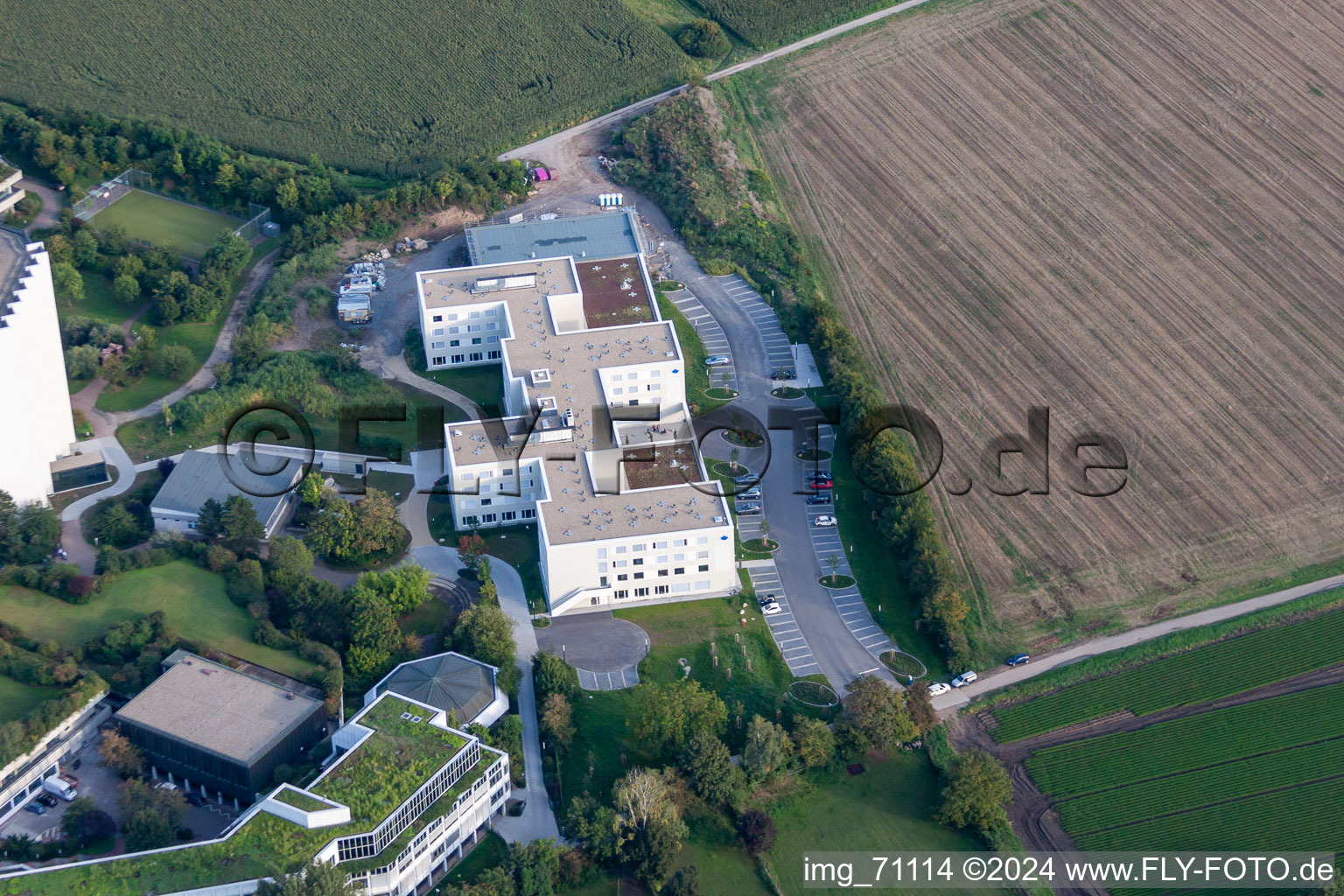 Luftaufnahme von BG Unfallklink im Ortsteil Oggersheim in Ludwigshafen am Rhein im Bundesland Rheinland-Pfalz, Deutschland