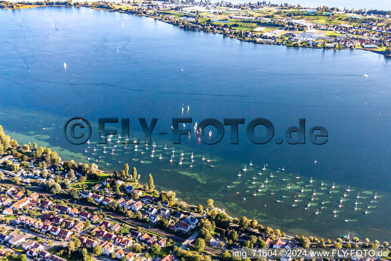 Segelbootanleger in Allensbach im Bundesland Baden-Württemberg, Deutschland von oben