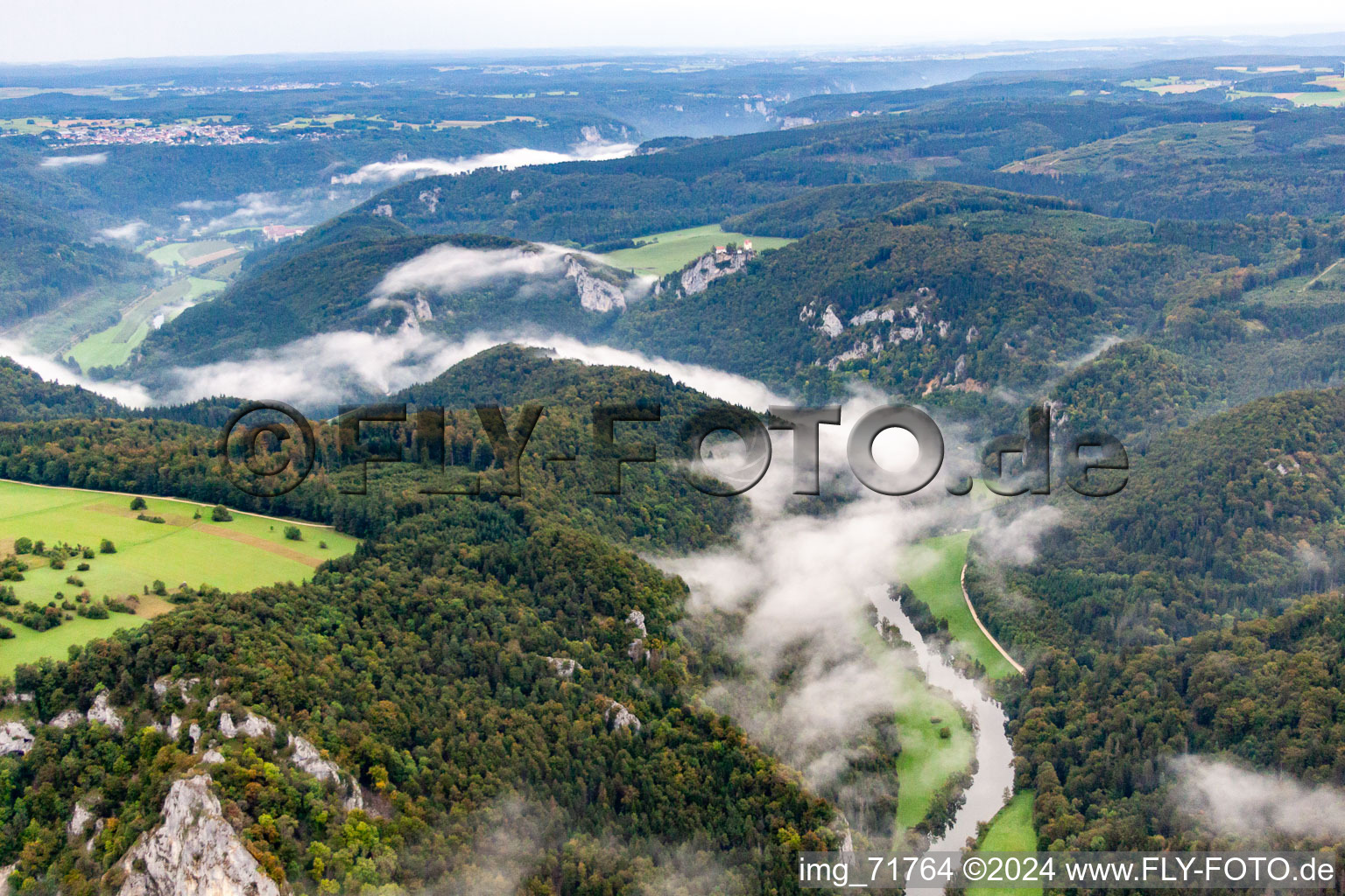 Donaudurchbruch in Fridingen an der Donau im Bundesland Baden-Württemberg, Deutschland von oben gesehen