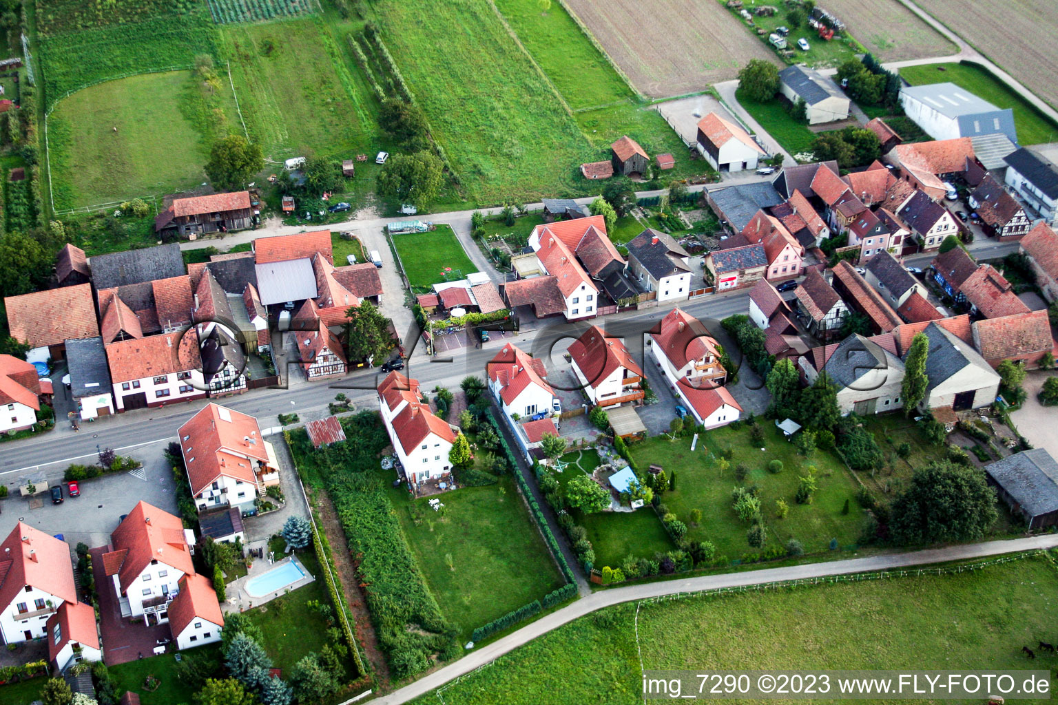 Luftaufnahme von Hergersweiler im Bundesland Rheinland-Pfalz, Deutschland