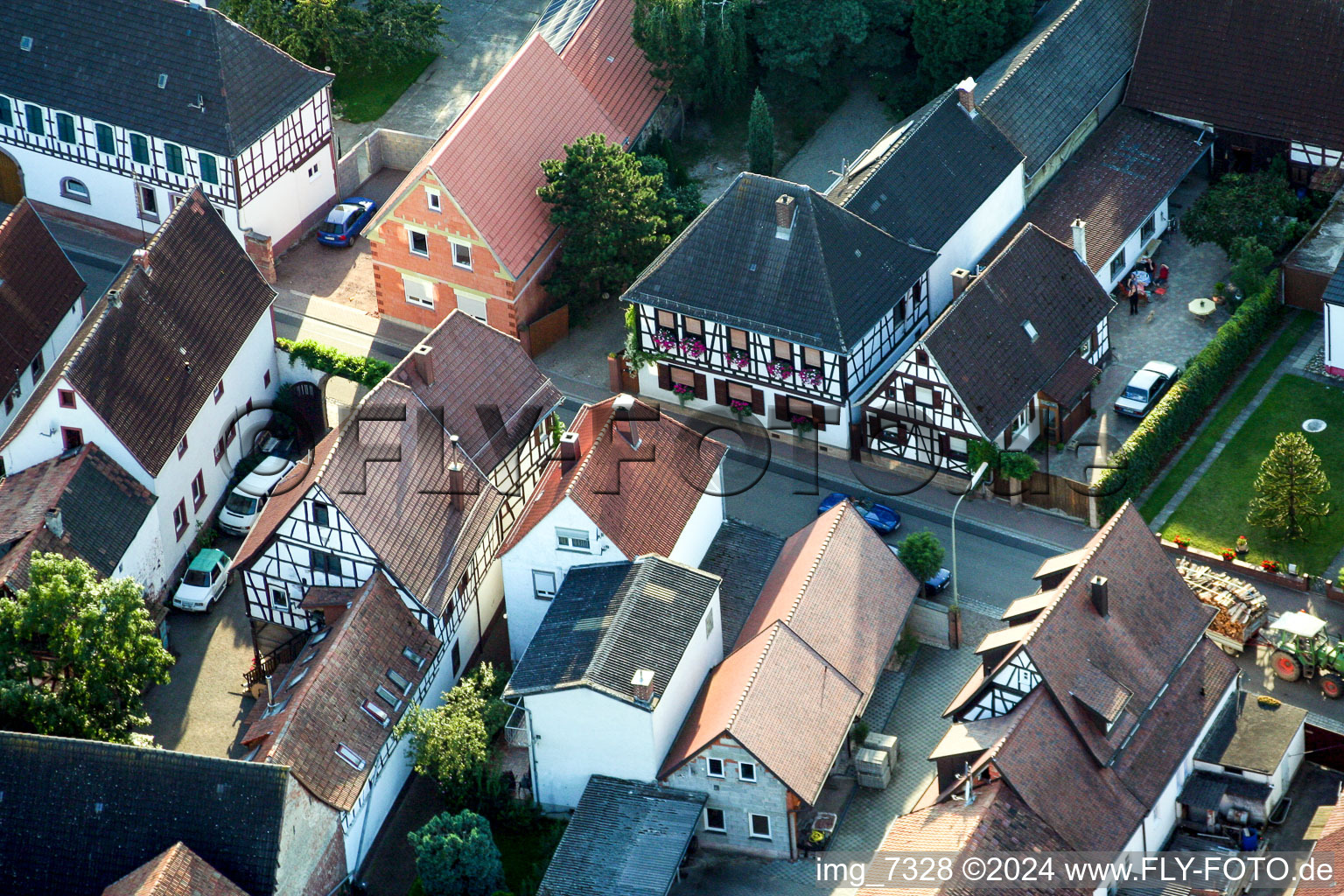 Dorf - Ansicht in Barbelroth im Bundesland Rheinland-Pfalz, Deutschland aus der Luft