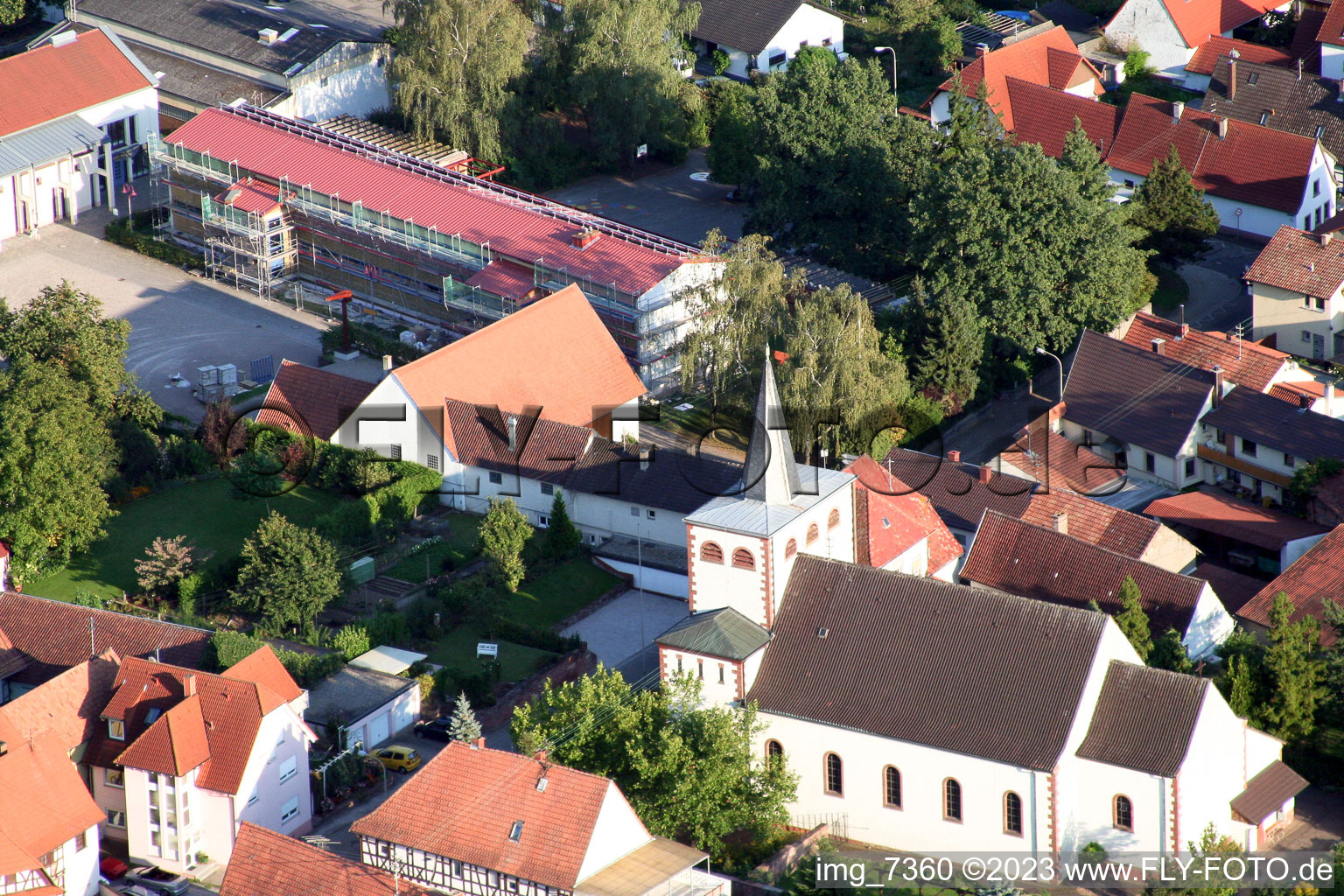 Drohnenbild von Minfeld im Bundesland Rheinland-Pfalz, Deutschland