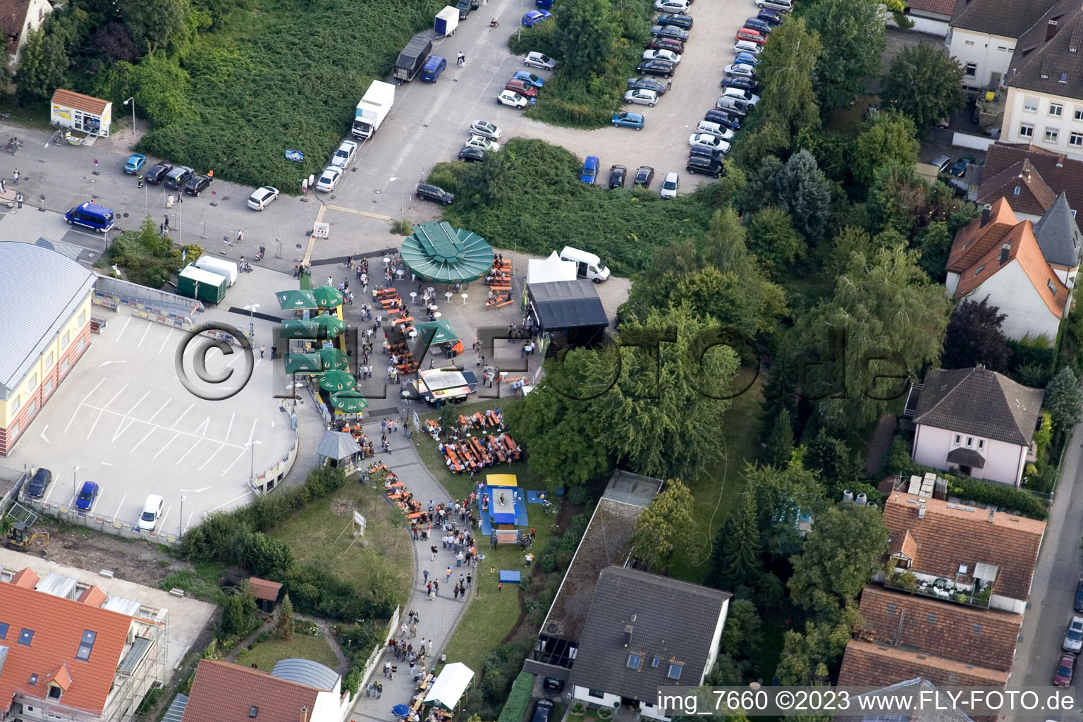 Luftaufnahme von Kandel, Stadtfest, Verbandsgemeindeplatz im Bundesland Rheinland-Pfalz, Deutschland