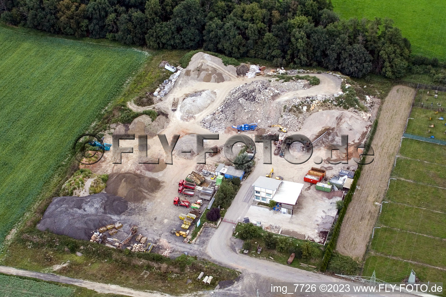 Luftbild von Kandel Minderslachen, Bauschuttverwertung Gaudier im Bundesland Rheinland-Pfalz, Deutschland