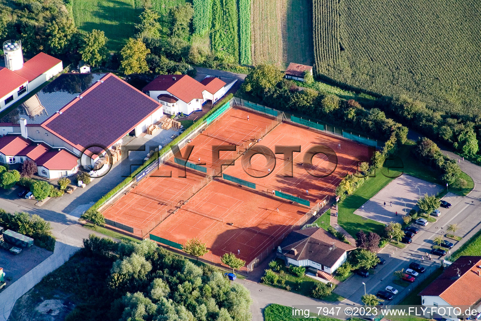 Luftaufnahme von Neuburg, Tennisclub im Bundesland Rheinland-Pfalz, Deutschland