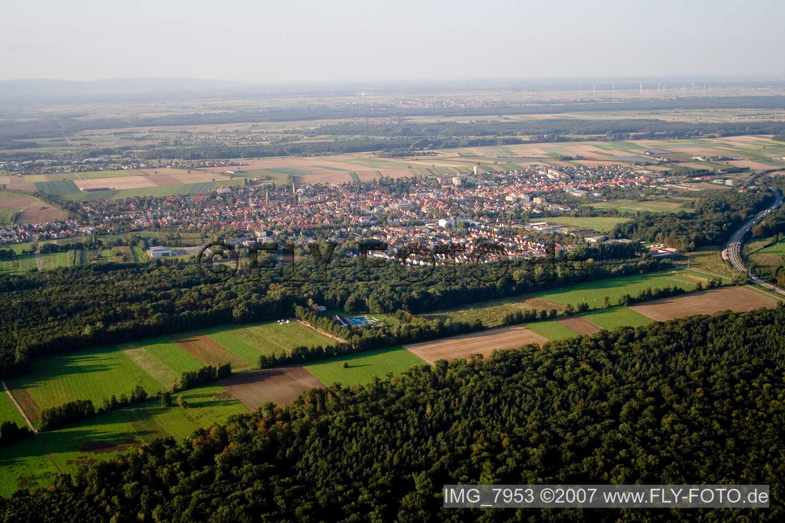 Kandel von Südwesten im Bundesland Rheinland-Pfalz, Deutschland von einer Drohne aus
