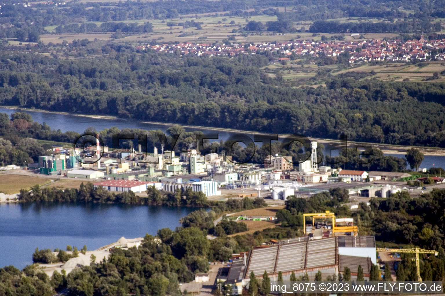 Lauterbourg, Rohm & Haas Chemie am Rhein im Bundesland Bas-Rhin, Frankreich