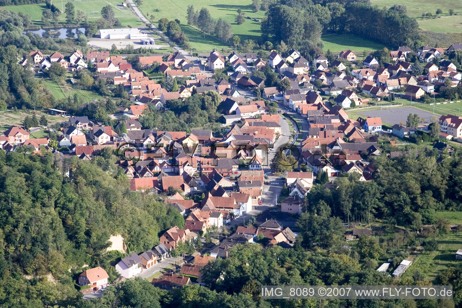 Luftaufnahme von Mothern von Westen im Bundesland Bas-Rhin, Frankreich