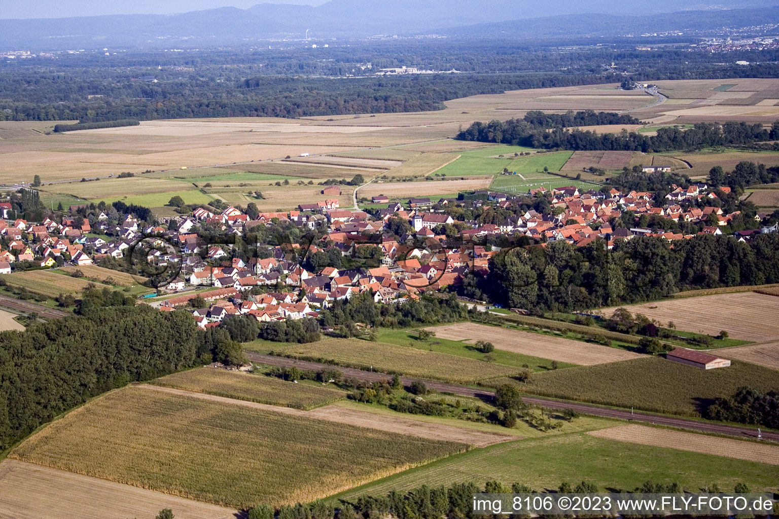 Roppenheim von Südwesten im Bundesland Bas-Rhin, Frankreich