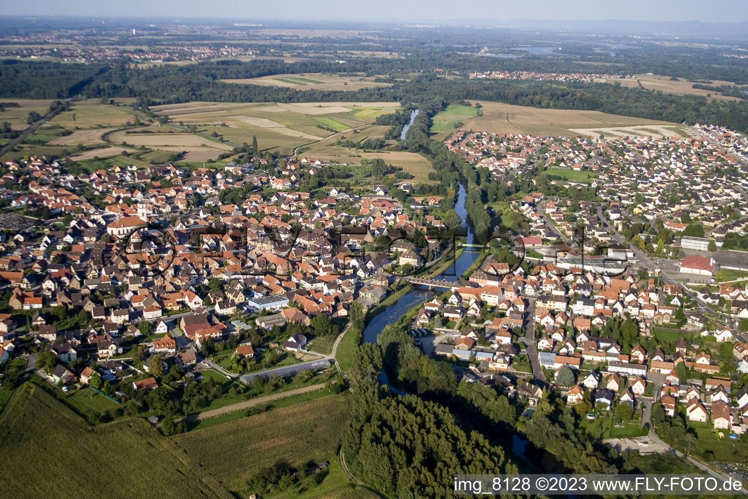 Drusenheim im Bundesland Bas-Rhin, Frankreich aus der Luft betrachtet