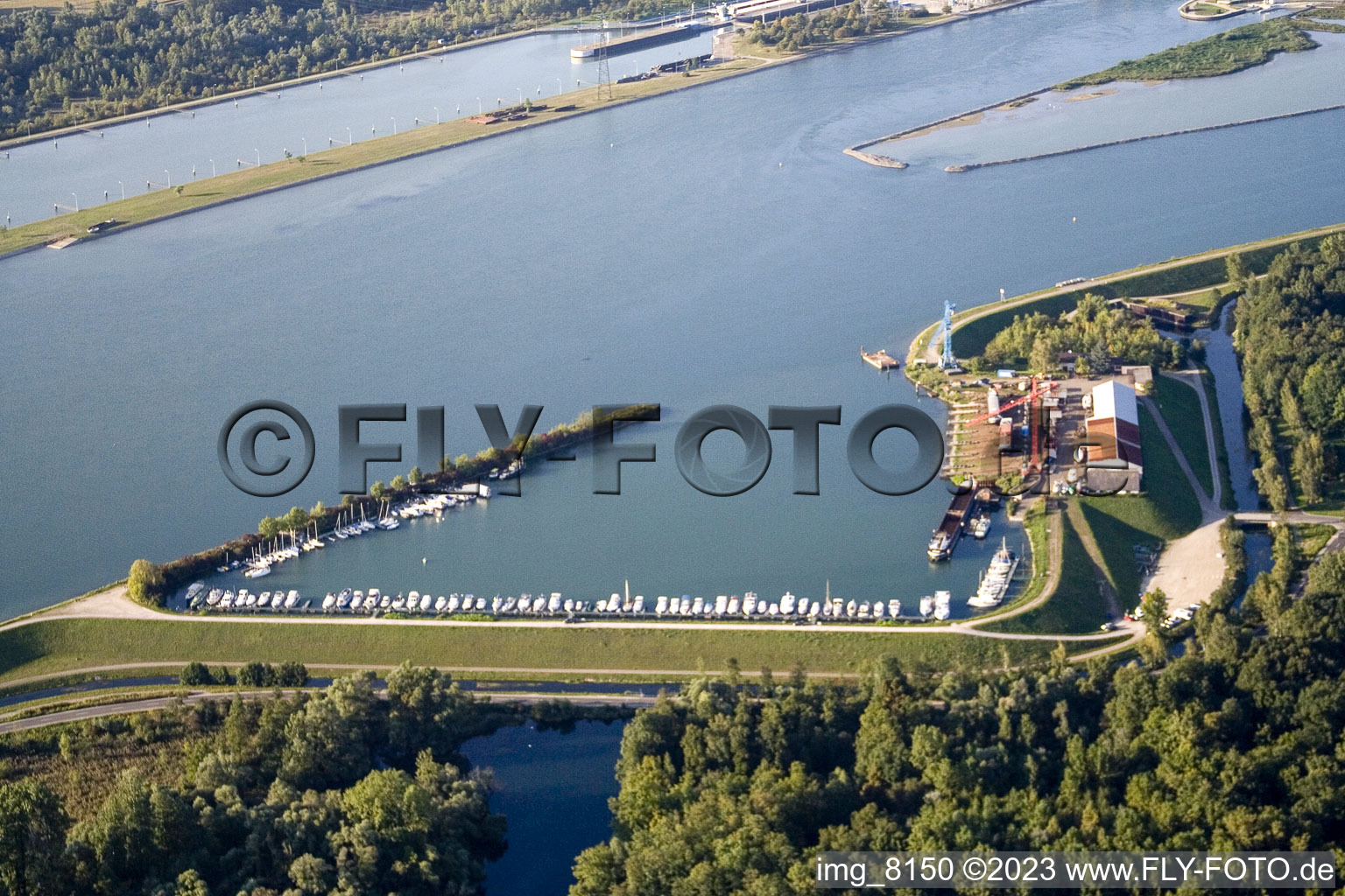 Luftbild von Rheinau, Karcher Schiffswerft GmbH, Yachthafen im Ortsteil Freistett im Bundesland Baden-Württemberg, Deutschland