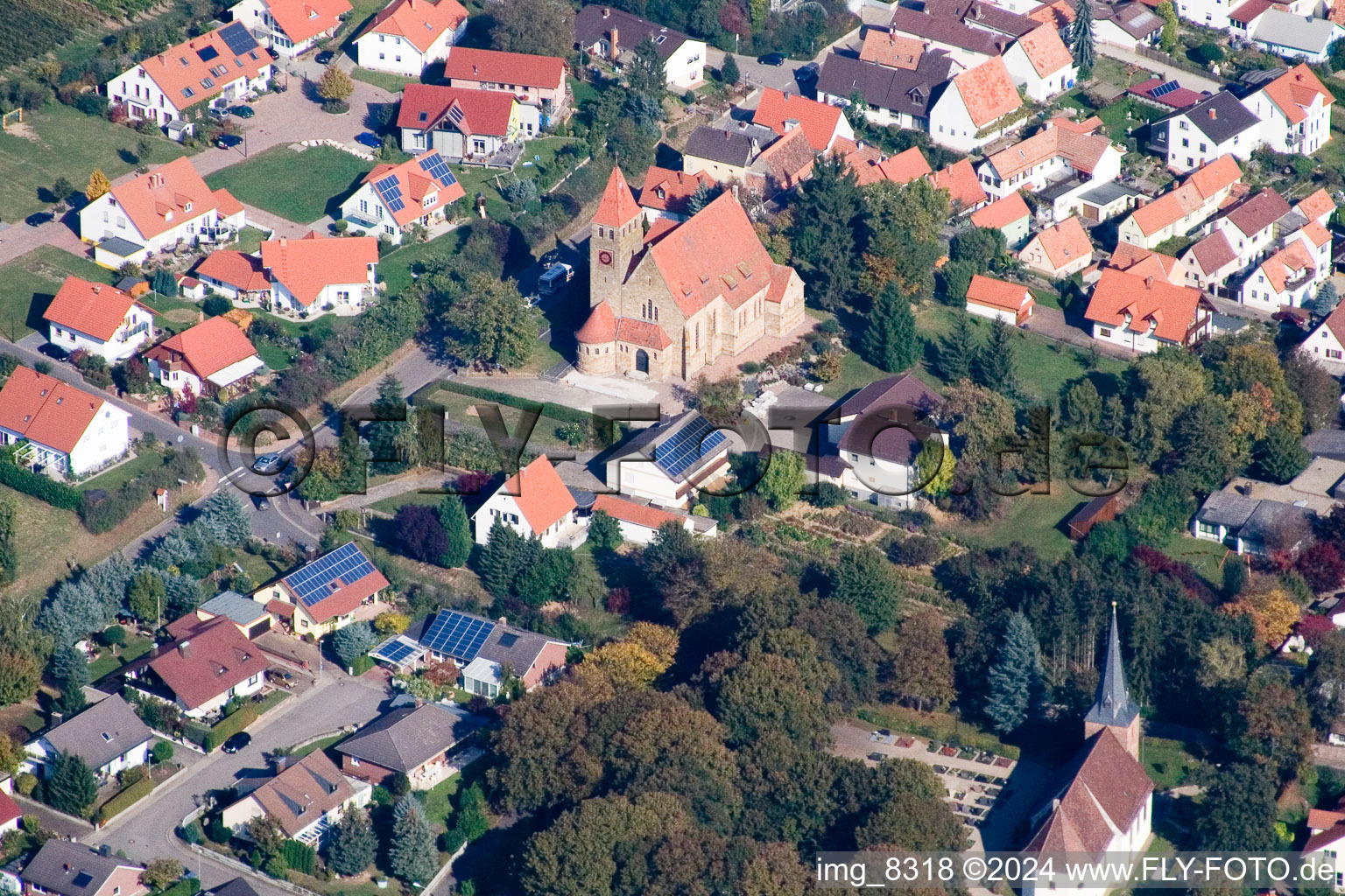 Kirchengebäude im Dorfkern in Insheim im Bundesland Rheinland-Pfalz, Deutschland