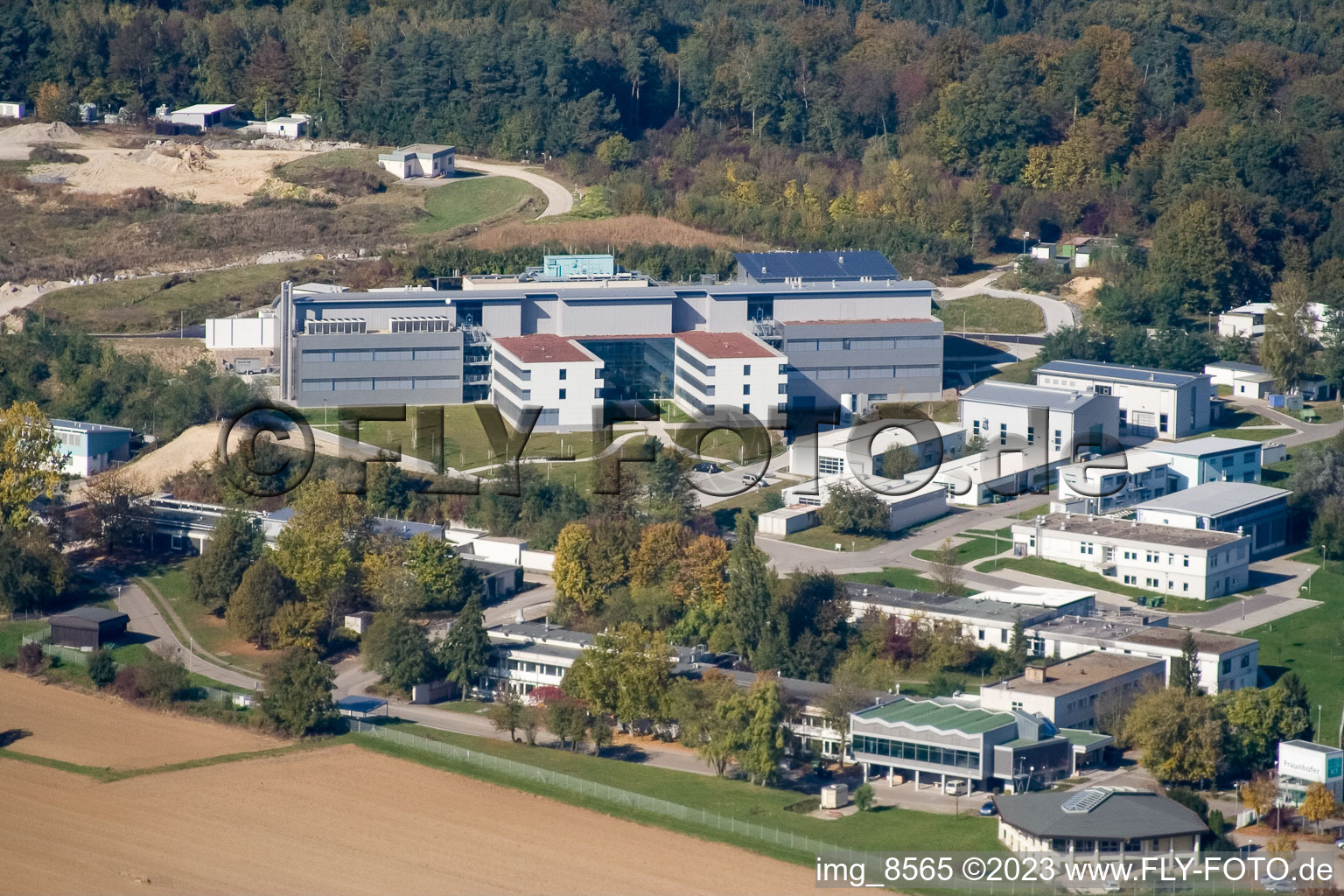 Luftaufnahme von Pfinztal ITG im Ortsteil Grötzingen in Karlsruhe im Bundesland Baden-Württemberg, Deutschland