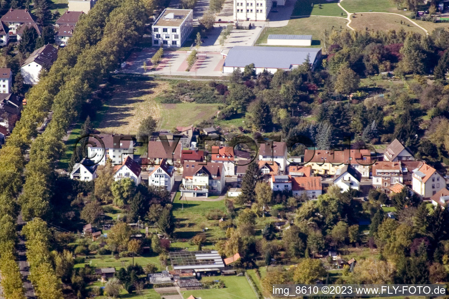 Ortsteil Durlach in Karlsruhe im Bundesland Baden-Württemberg, Deutschland aus der Drohnenperspektive