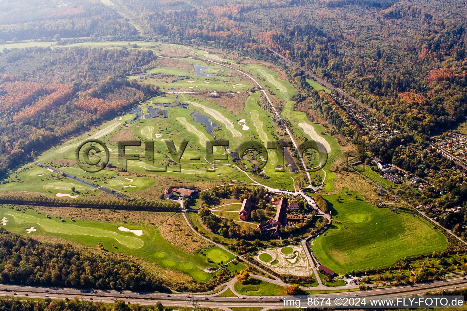 Gelände des Golfplatz GC Hofgut Scheibenhardt im Ortsteil Beiertheim - Bulach in Karlsruhe im Ortsteil Beiertheim-Bulach im Bundesland Baden-Württemberg, Deutschland