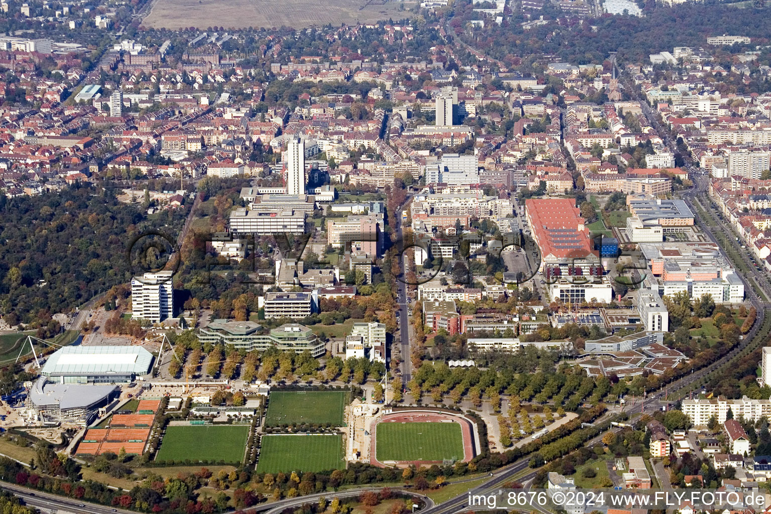 Luftaufnahme von Europahalle im Ortsteil Südweststadt in Karlsruhe im Bundesland Baden-Württemberg, Deutschland