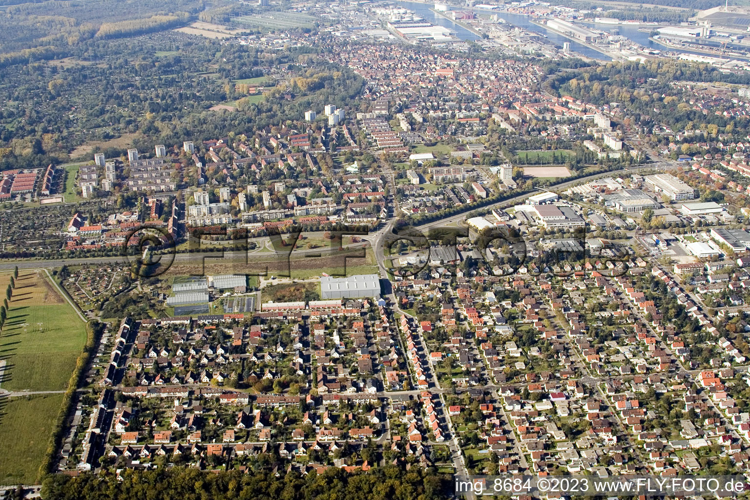 Karlsruhe Grünwinkel von Osten im Bundesland Baden-Württemberg, Deutschland