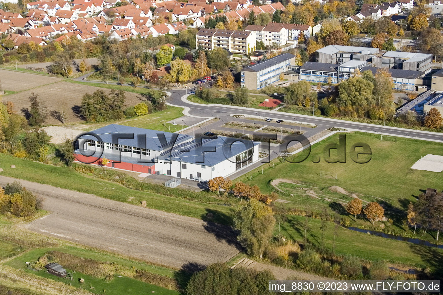 Kandel, Bienwaldhalle im Bundesland Rheinland-Pfalz, Deutschland aus der Drohnenperspektive