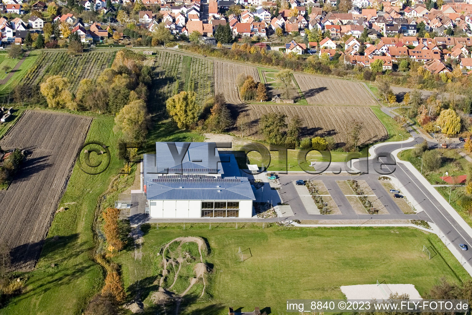 Kandel, Bienwaldhalle im Bundesland Rheinland-Pfalz, Deutschland aus der Luft