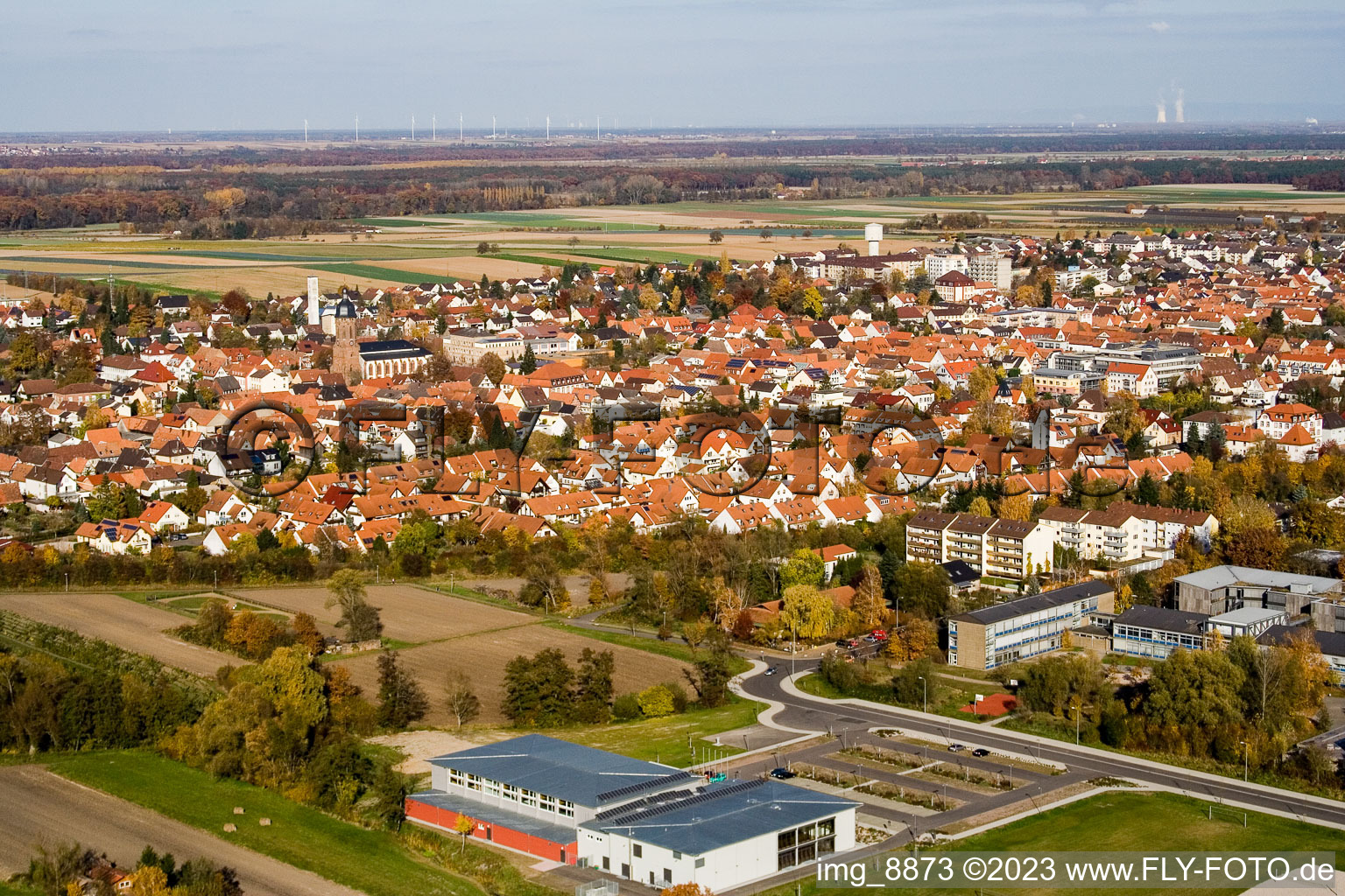 Kandel, Bienwaldhalle im Bundesland Rheinland-Pfalz, Deutschland von der Drohne aus gesehen