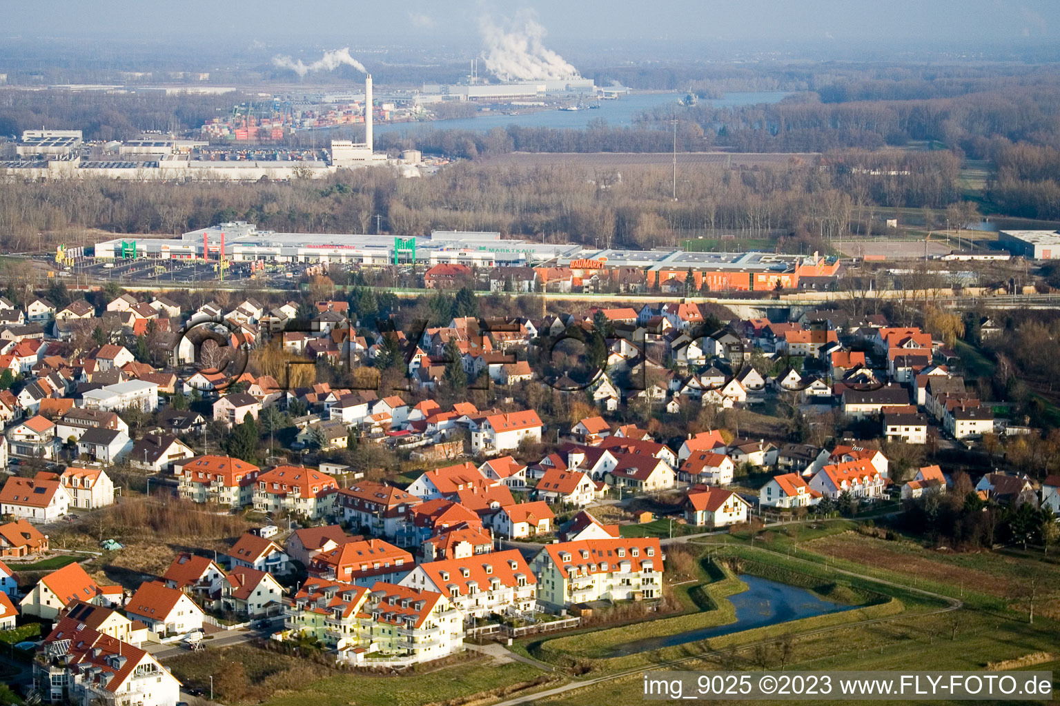 Luftaufnahme von Ortsteil Maximiliansau in Wörth am Rhein im Bundesland Rheinland-Pfalz, Deutschland