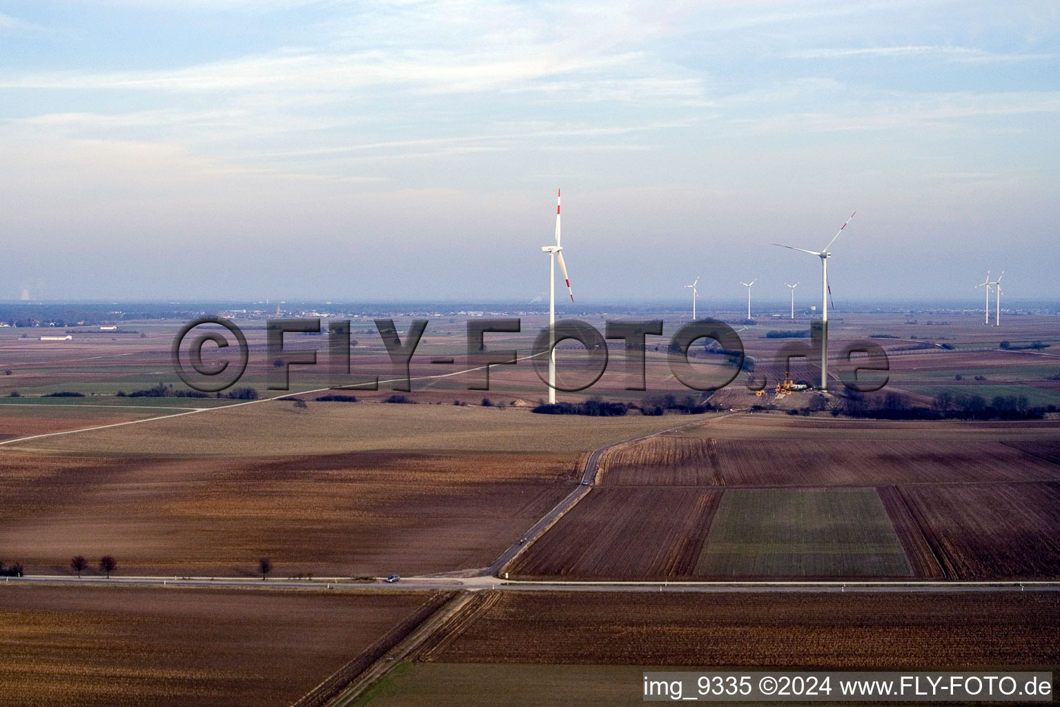 Luftbild von Windkraftanlagen in Offenbach an der Queich im Bundesland Rheinland-Pfalz, Deutschland